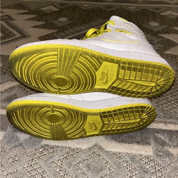 Retro Jordan 1 - Picture 6 of 11